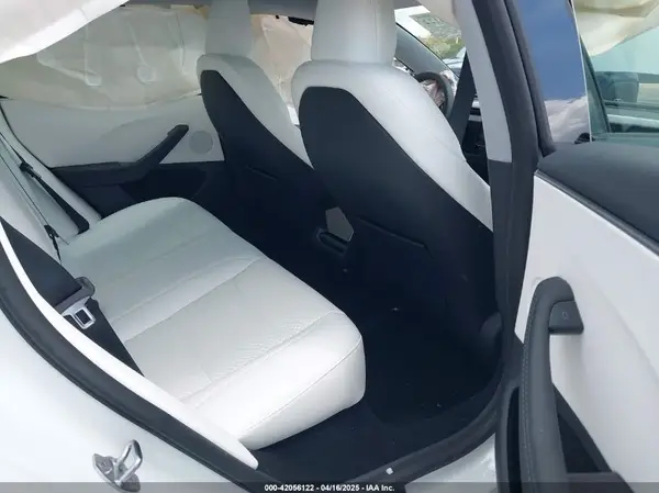 5YJ3E1EA7SF903675 2025 TESLA MODEL 3 - Image 8