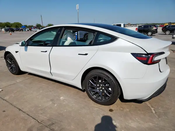 5YJ3E1EA7SF912358 2025 TESLA MODEL 3 - Image 2