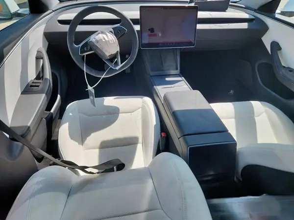 5YJ3E1EA7SF912358 2025 TESLA MODEL 3 - Image 8