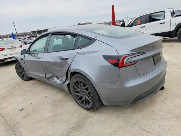 5YJ3E1EA7SF917446 2025 TESLA MODEL 3 - Image 2