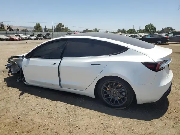 5YJ3E1EA7SF922100 2025 TESLA MODEL 3 - Image 2