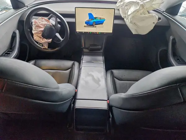 5YJ3E1EA7SF937728 2025 TESLA MODEL 3 - Image 8