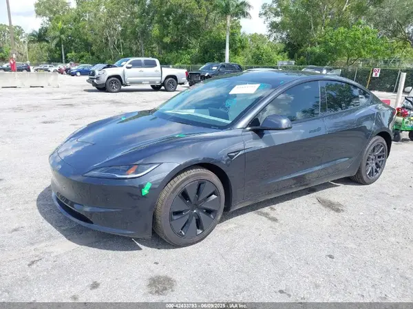 5YJ3E1EA7SF940208 2025 TESLA MODEL 3 - Image 2