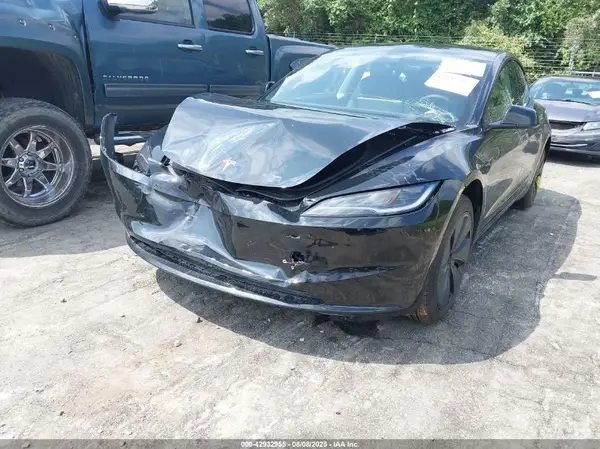 5YJ3E1EA7SF967182 2025 TESLA MODEL 3 - Image 2