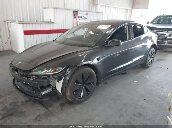 5YJ3E1EA7SF973726 2025 TESLA MODEL 3 - Image 2