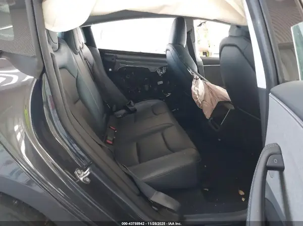 5YJ3E1EA7SF973726 2025 TESLA MODEL 3 - Image 8