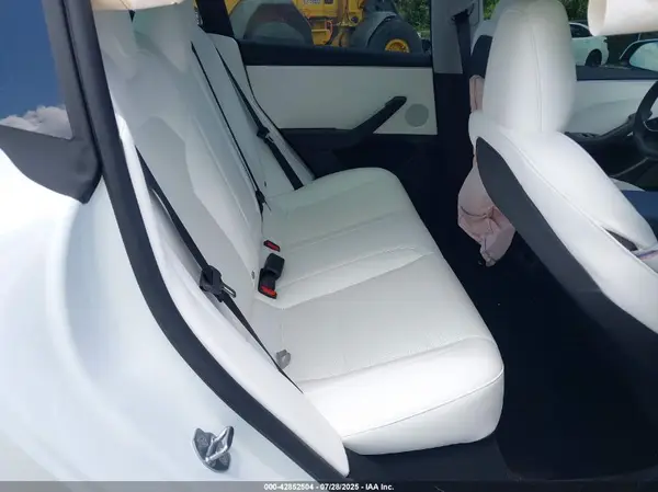 5YJ3E1EA7SF976853 2025 TESLA MODEL 3 - Image 8