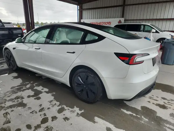5YJ3E1EA7SF979879 2025 TESLA MODEL 3 - Image 2