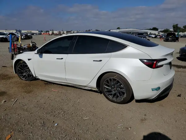 5YJ3E1EA7SF980272 2025 TESLA MODEL 3 - Image 2