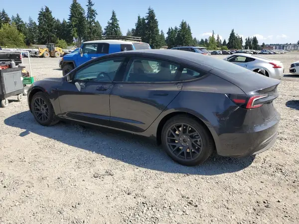 5YJ3E1EA7SF983379 2025 TESLA MODEL 3 - Image 2
