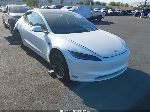 5YJ3E1EA7SF984435 2025 TESLA MODEL 3 - Image 1
