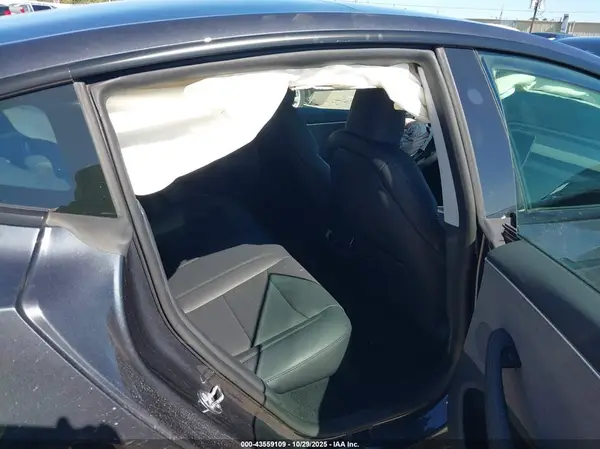 5YJ3E1EA7SF989649 2025 TESLA MODEL 3 - Image 8