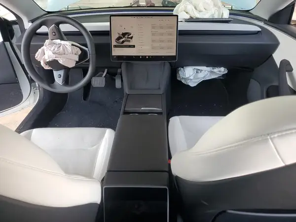5YJ3E1EA7SF991272 2025 TESLA MODEL 3 - Image 8
