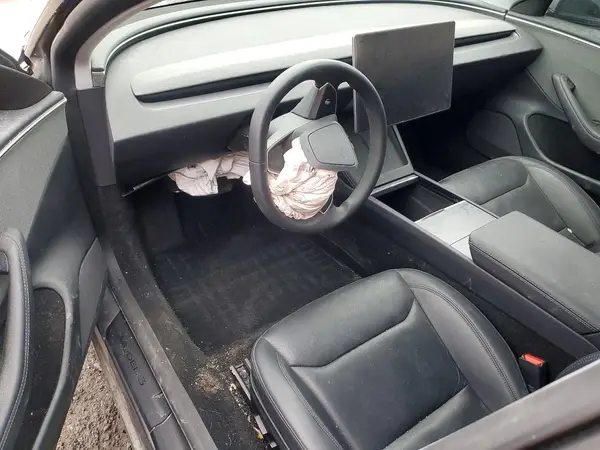 5YJ3E1EA7SF992759 2025 TESLA MODEL 3 - Image 8