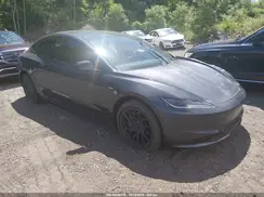 5YJ3E1EA7SF993085 2025 TESLA MODEL 3
