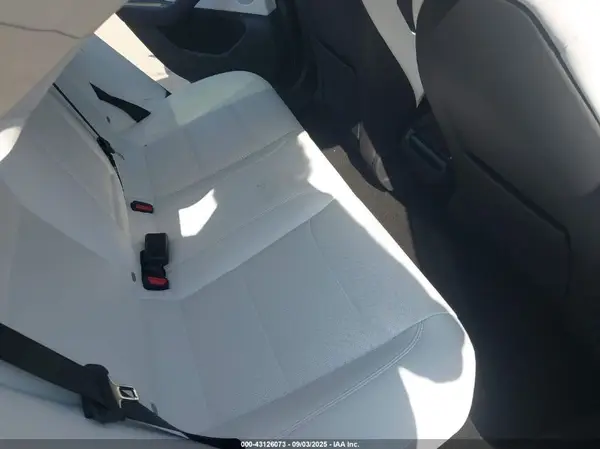 5YJ3E1EA7SF994883 2025 TESLA MODEL 3 - Image 8
