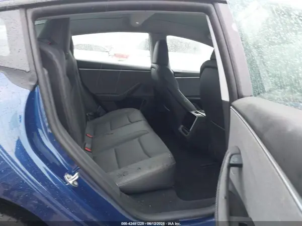 5YJ3E1EA7SF997945 2025 TESLA MODEL 3 - Image 8