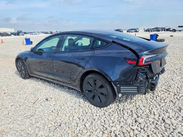 5YJ3E1EA7TF135570 2026 TESLA MODEL 3 - Image 2