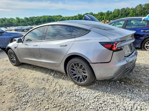 5YJ3E1EA7TF140218 2026 TESLA MODEL 3 - Image 2