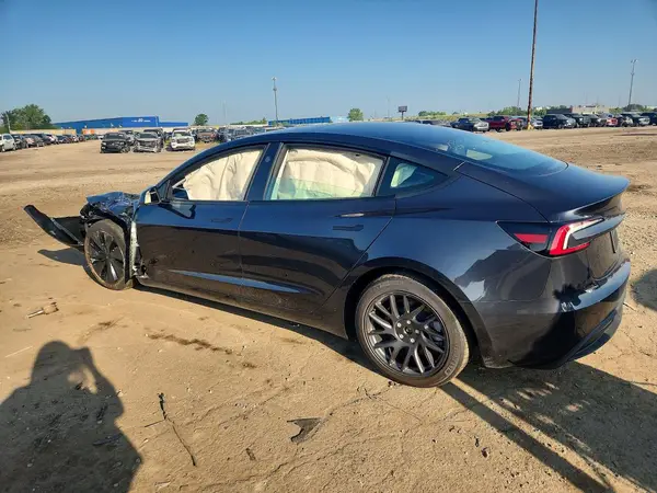 5YJ3E1EA7TF163479 2026 TESLA MODEL 3 - Image 2