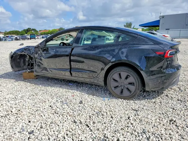 5YJ3E1EA7TF167452 2026 TESLA MODEL 3 - Image 2