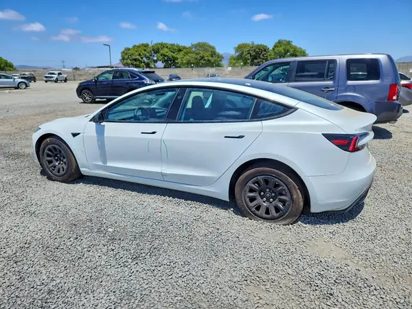 5YJ3E1EA7TF167628 2026 TESLA MODEL 3 - Image 2