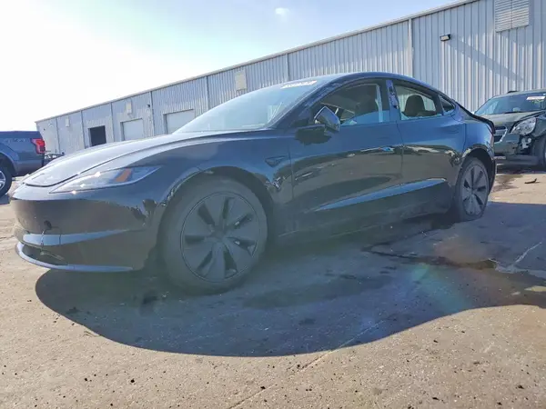 5YJ3E1EA7TF195722 2026 TESLA MODEL 3 - Image 1