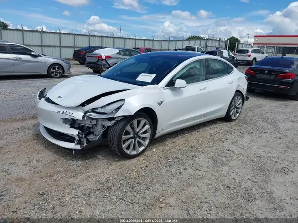 5YJ3E1EA8HF003747 2017 TESLA MODEL 3 - Image 2