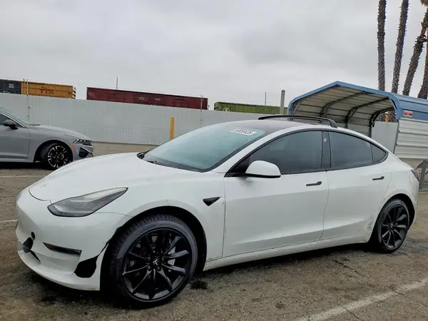 5YJ3E1EA8JF005813 2018 TESLA MODEL 3 - Image 1