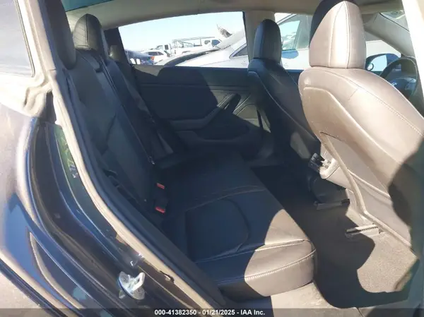 5YJ3E1EA8JF008498 2018 TESLA MODEL 3 - Image 8