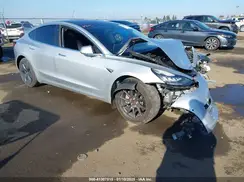 5YJ3E1EA8JF010350 2018 TESLA MODEL 3