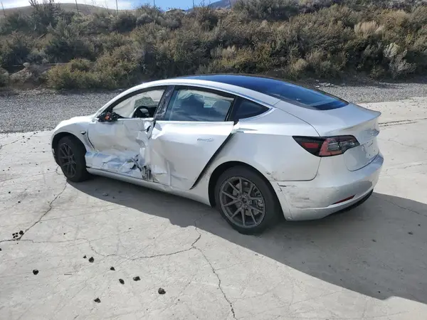 5YJ3E1EA8JF010381 2018 TESLA MODEL 3 - Image 2