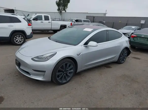 5YJ3E1EA8JF010929 2018 TESLA MODEL 3 - Image 2