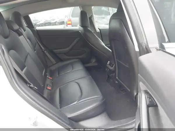 5YJ3E1EA8JF010929 2018 TESLA MODEL 3 - Image 8