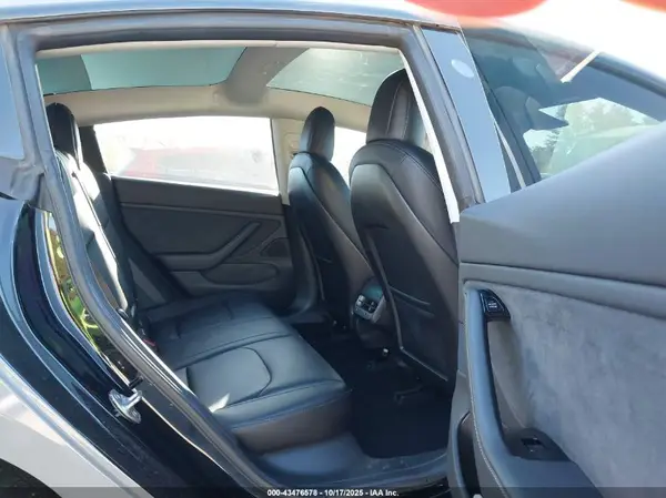 5YJ3E1EA8JF017475 2018 TESLA MODEL 3 - Image 8