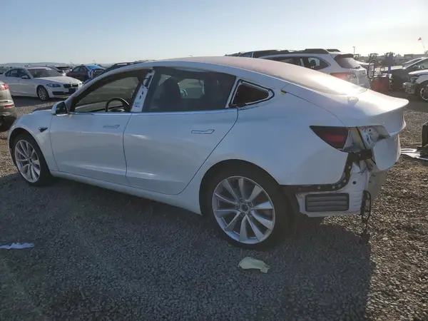 5YJ3E1EA8JF018352 2018 TESLA MODEL 3 - Image 2