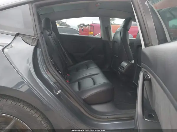 5YJ3E1EA8JF021798 2018 TESLA MODEL 3 - Image 8