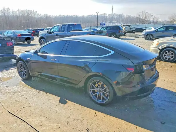 5YJ3E1EA8JF023051 2018 TESLA MODEL 3 - Image 2