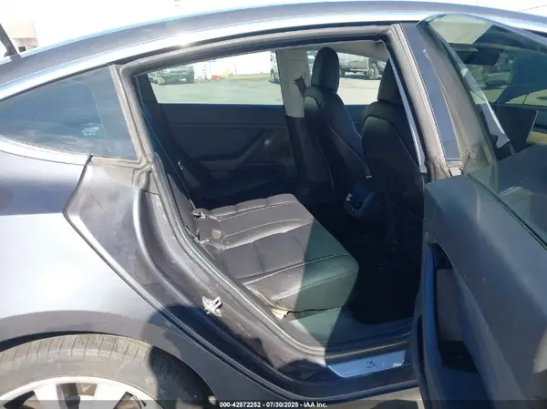 5YJ3E1EA8JF024006 2018 TESLA MODEL 3 - Image 8