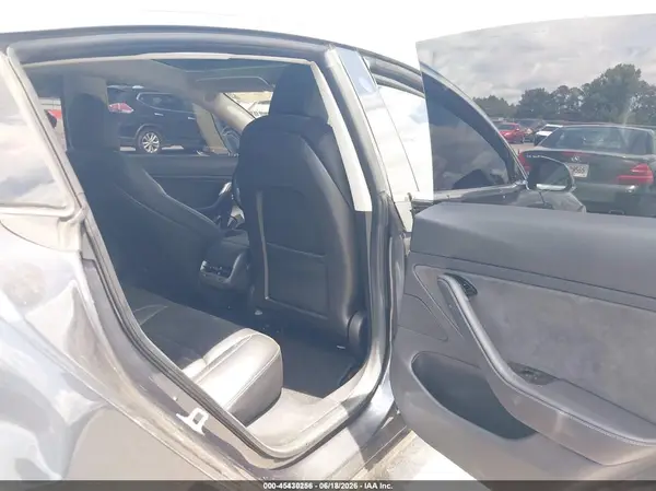 5YJ3E1EA8JF026659 2018 TESLA MODEL 3 - Image 8
