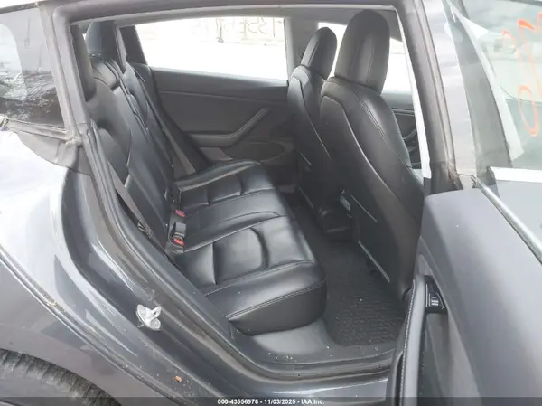 5YJ3E1EA8JF026760 2018 TESLA MODEL 3 - Image 8