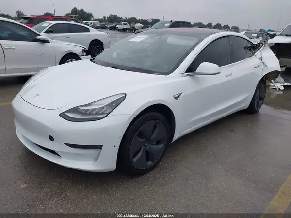 5YJ3E1EA8JF032669 2018 TESLA MODEL 3 - Image 2