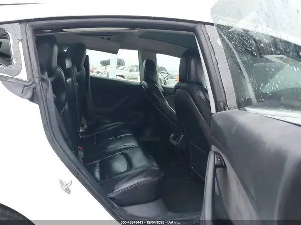 5YJ3E1EA8JF032669 2018 TESLA MODEL 3 - Image 8