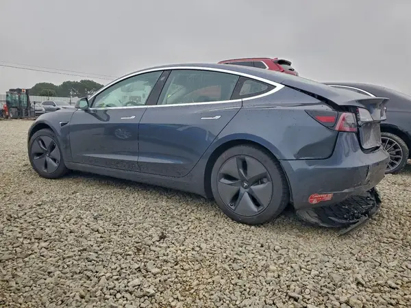5YJ3E1EA8JF033725 2018 TESLA MODEL 3 - Image 2