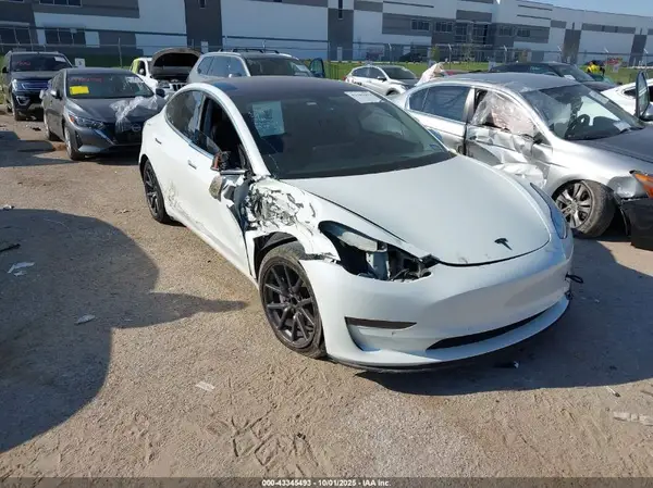 5YJ3E1EA8JF035250 2018 TESLA MODEL 3
