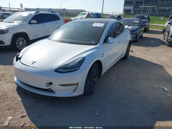 5YJ3E1EA8JF035250 2018 TESLA MODEL 3 - Image 2