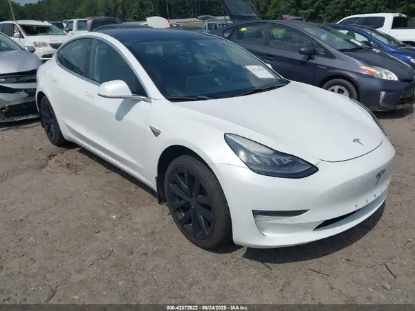 5YJ3E1EA8JF035393 2018 TESLA MODEL 3 - Image 1