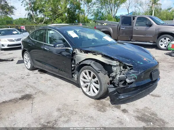 5YJ3E1EA8JF036091 2018 TESLA MODEL 3 - Image 1