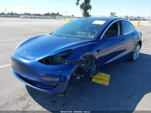 5YJ3E1EA8JF036835 2018 TESLA MODEL 3 - Image 2