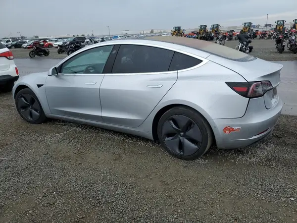 5YJ3E1EA8JF039461 2018 TESLA MODEL 3 - Image 2